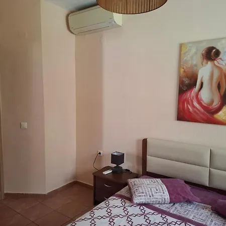 Enoikiazomena Diamerismata Mezonetes Giannakoudis νο5 * Nikiti (Sithonia)