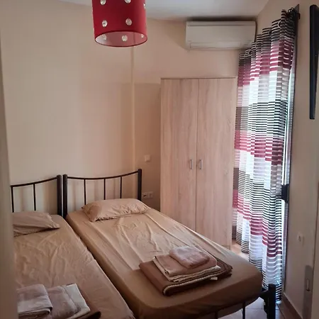 Enoikiazomena Diamerismata Mezonetes Giannakoudis νο5 * Nikiti (Sithonia)