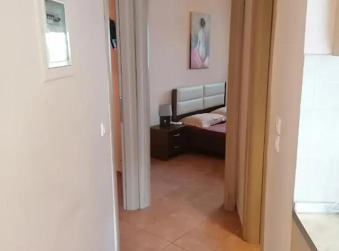 Enoikiazomena Diamerismata Mezonetes Giannakoudis νο5 Apartman Nikíti